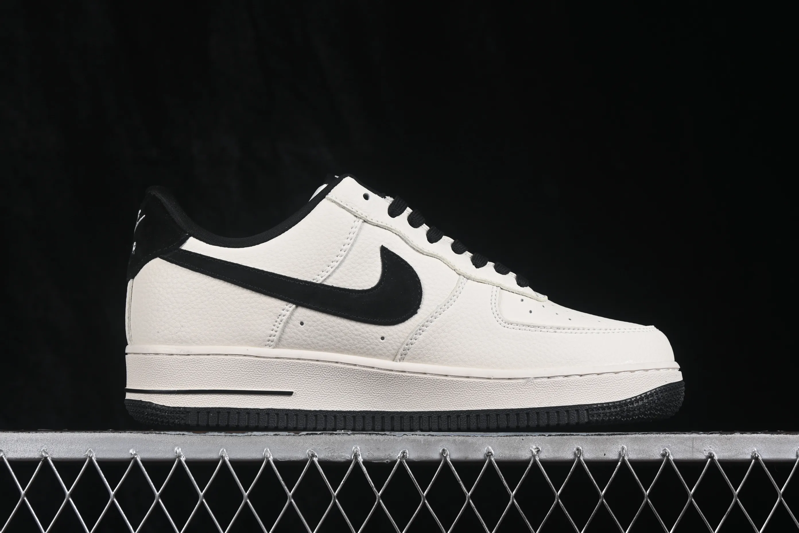 All categories Nk Air Force 1 Air Force series Nk Air Force 1 Low Air Force low-top Nike Air Force 1'07 Low joint model Air Force 1 low-top casual sneakers DN1688-825